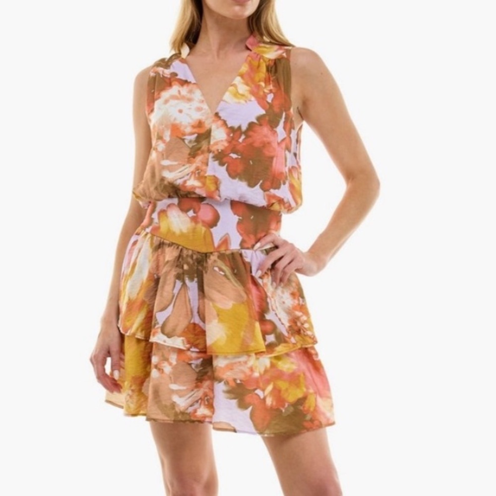 🟤NWT SOCIALITE Tiered Mini Dress in Lavender/Gold/Coral Floral